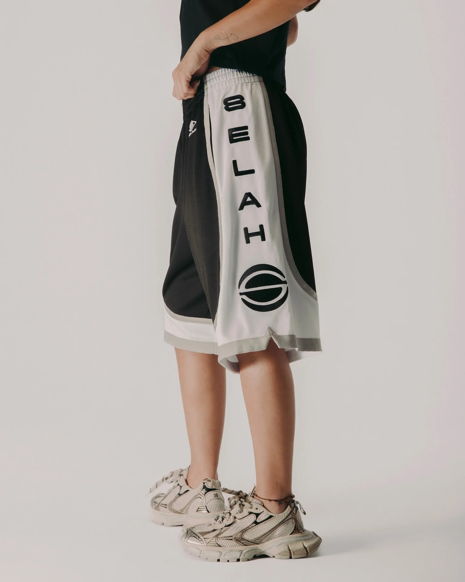 "MIXTAPE" OVERSIZED BASKETBALL SHORTS - Image 3