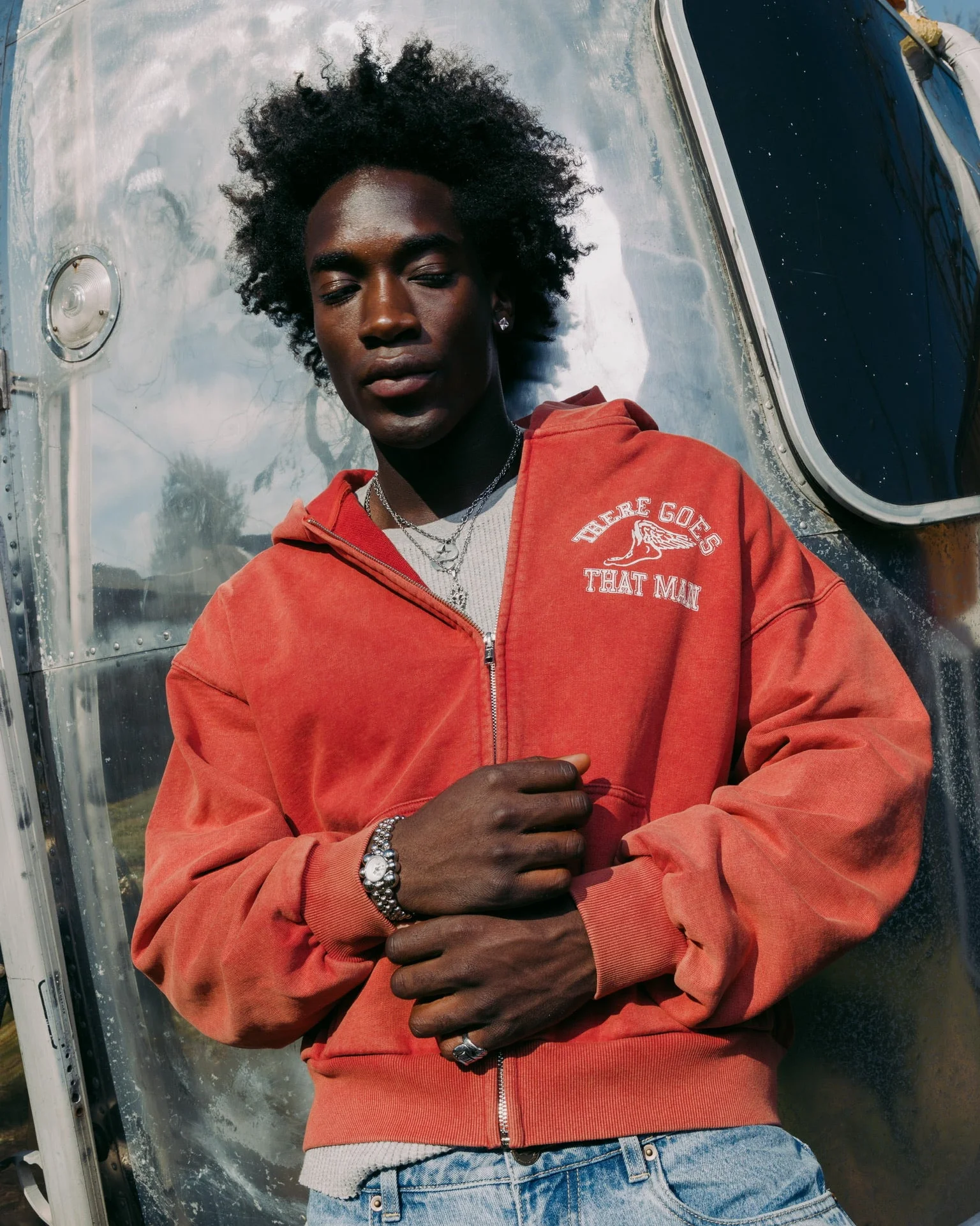 "THERE GOES THAT MAN" ZIP HOODIE - Image 2